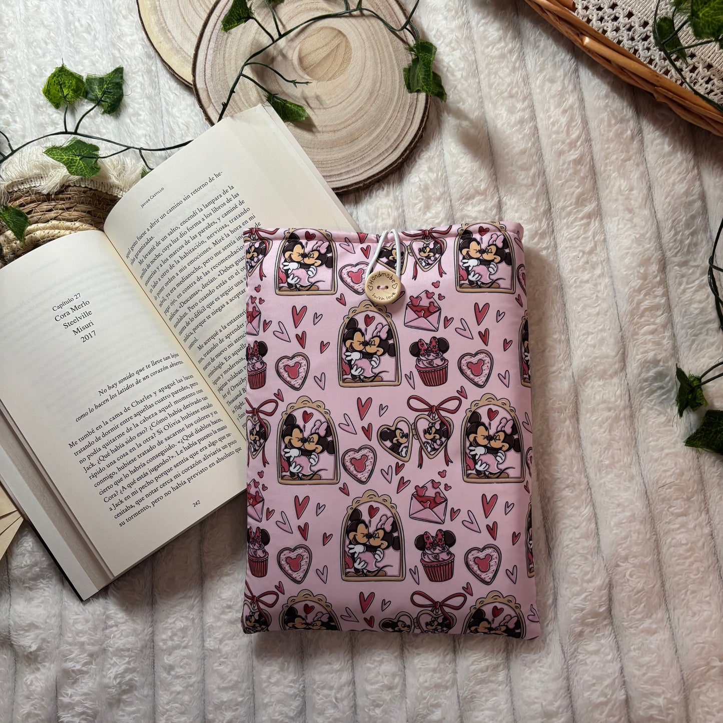 Funda literaria Mickey y Minnie enamorados
