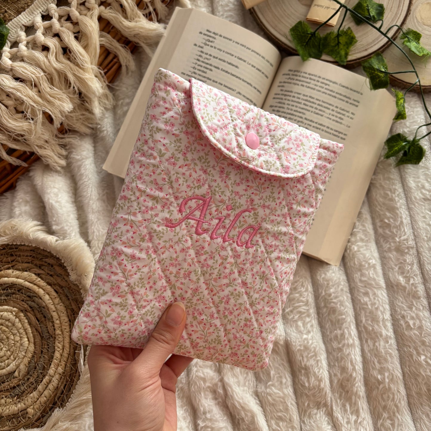 Funda kindle/kobo libra colour Versia acolchada y bordada con nombre