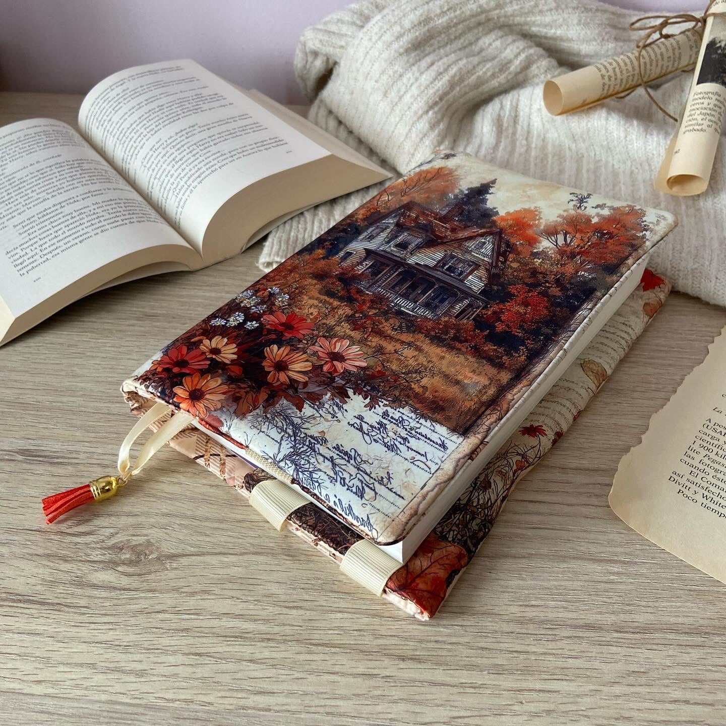 Funda ajustable casa otoñal