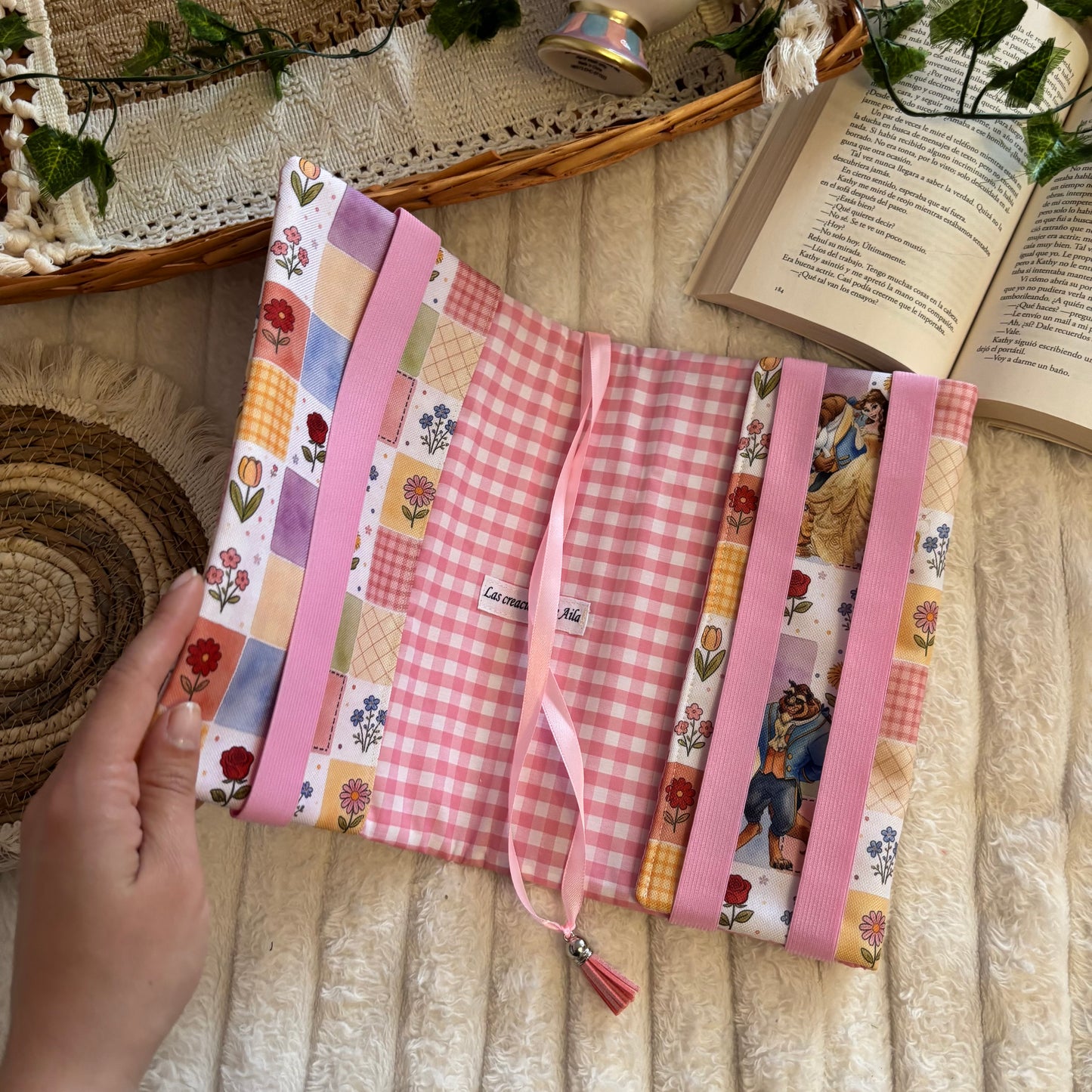 Funda ajustable Bella y Bestia Bloom impermeable