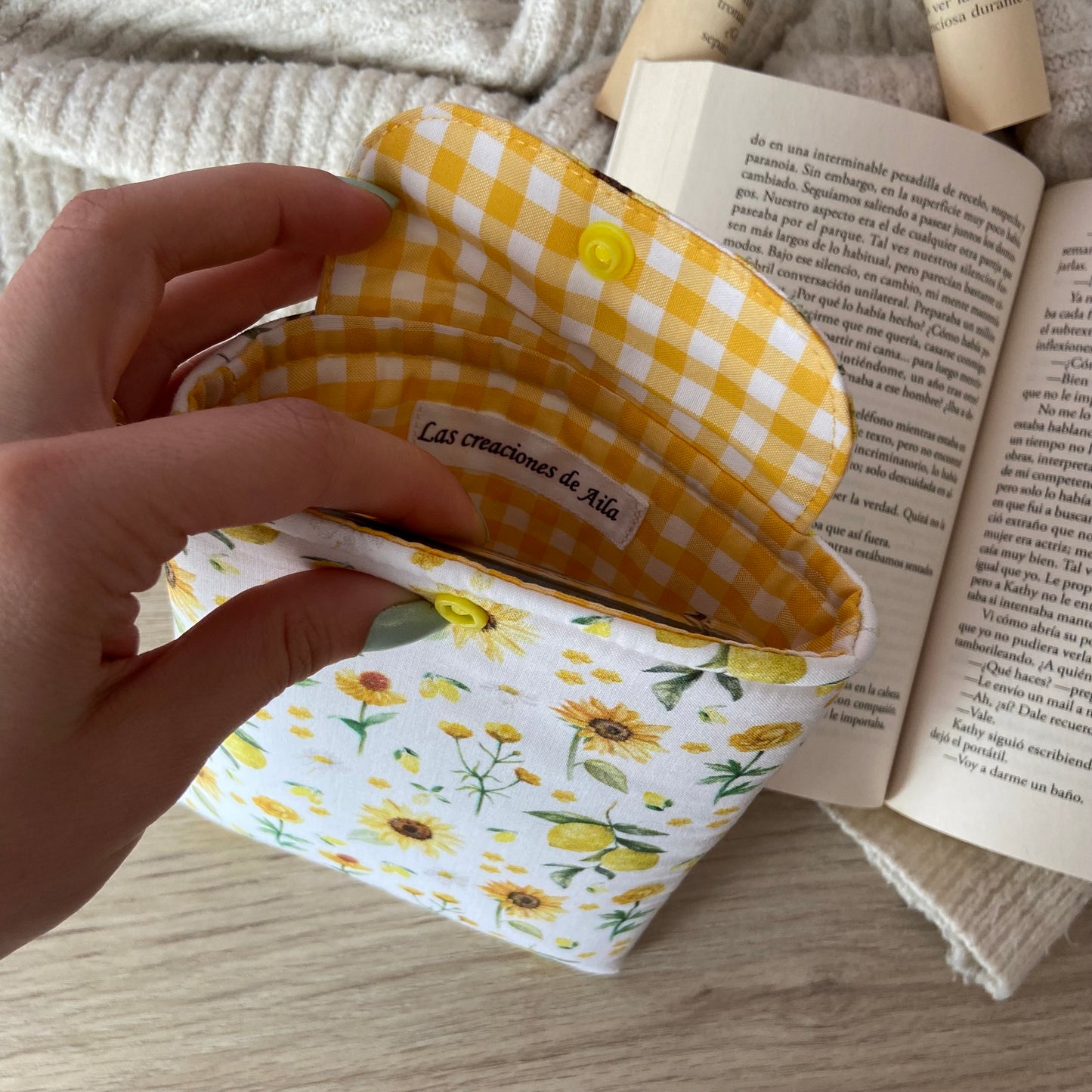 Funda kindle/kobo libra colour girasoles y limones