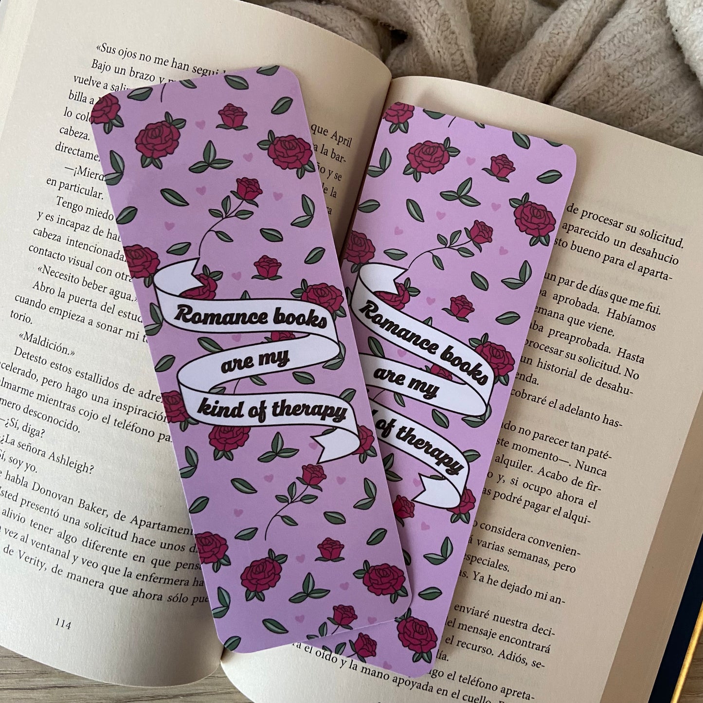 Marcapáginas Romance books are my kind of therapy