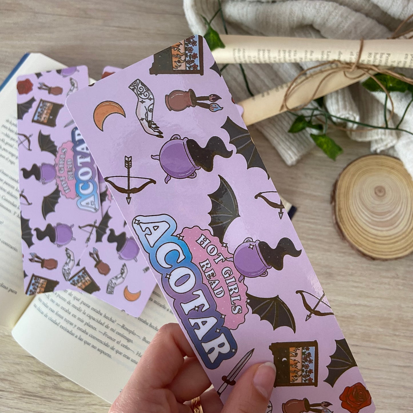 Marcapáginas Hot girls read ACOTAR