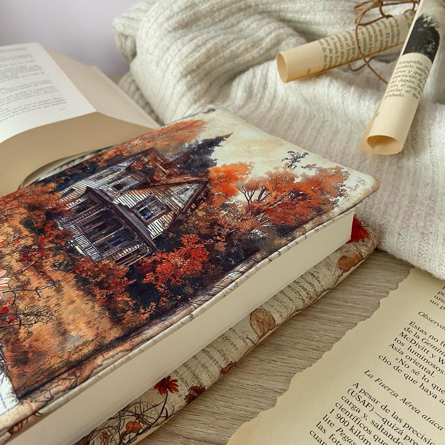 Funda ajustable casa otoñal