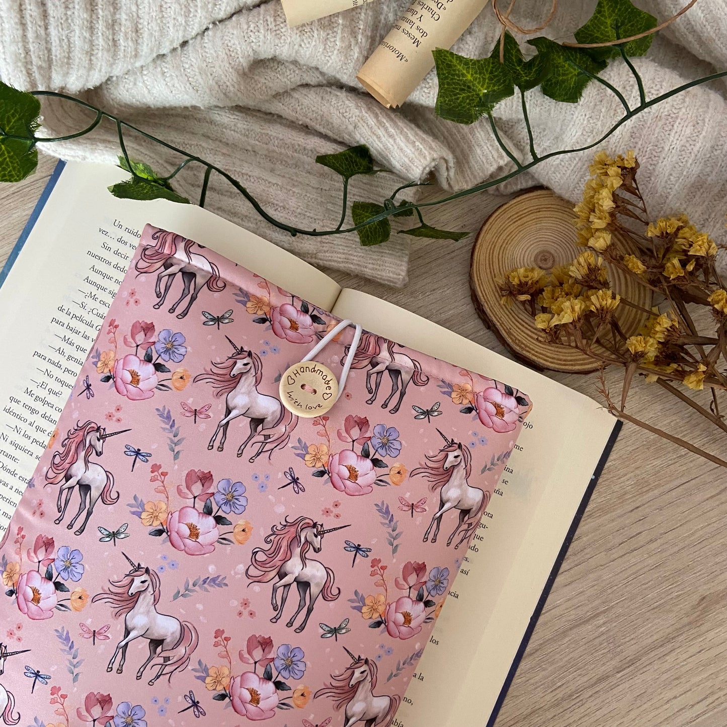 Funda literaria unicornios