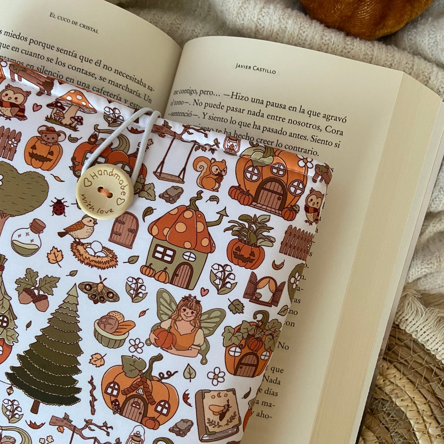 Funda literaria bosque otoñal