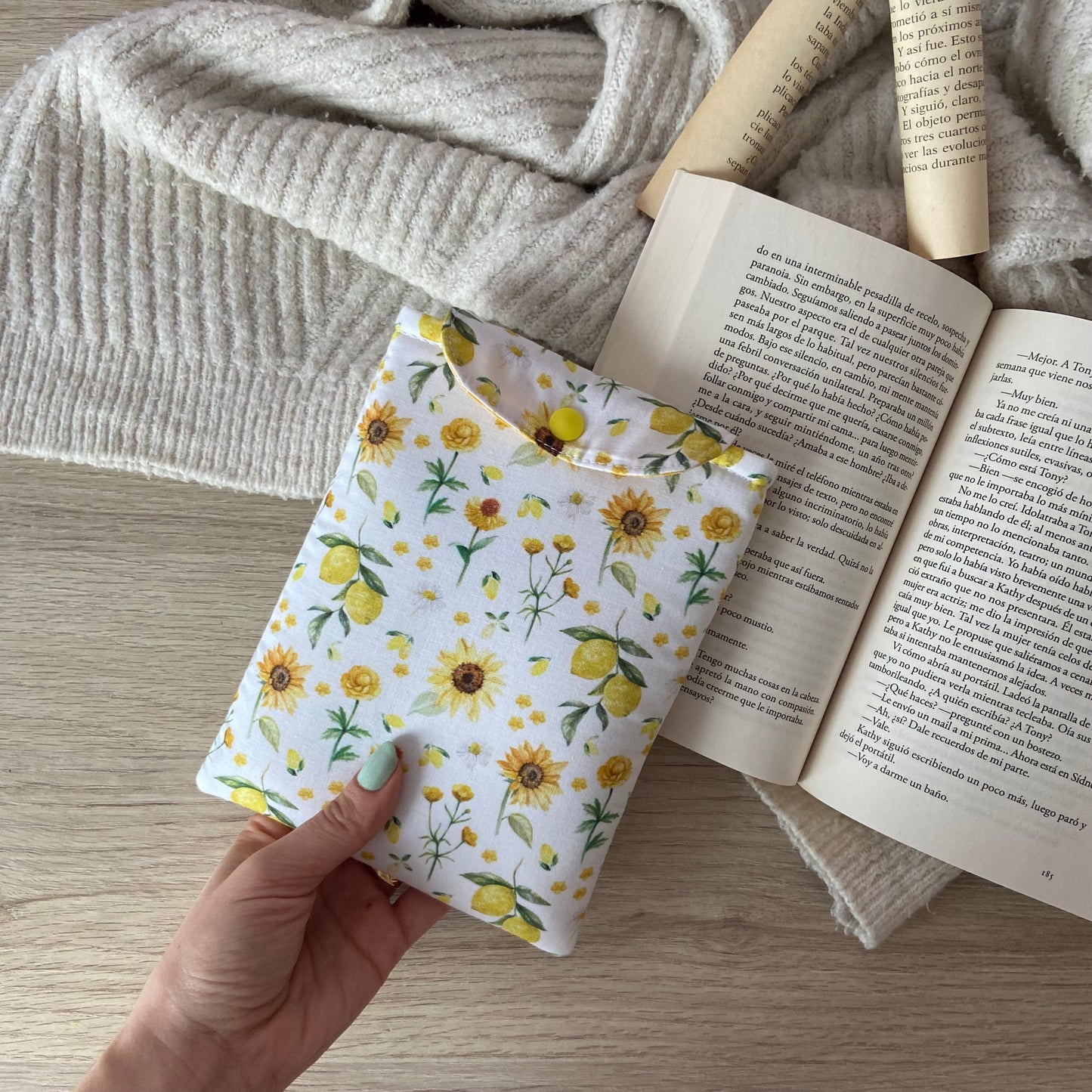 Funda kindle/kobo libra colour girasoles y limones