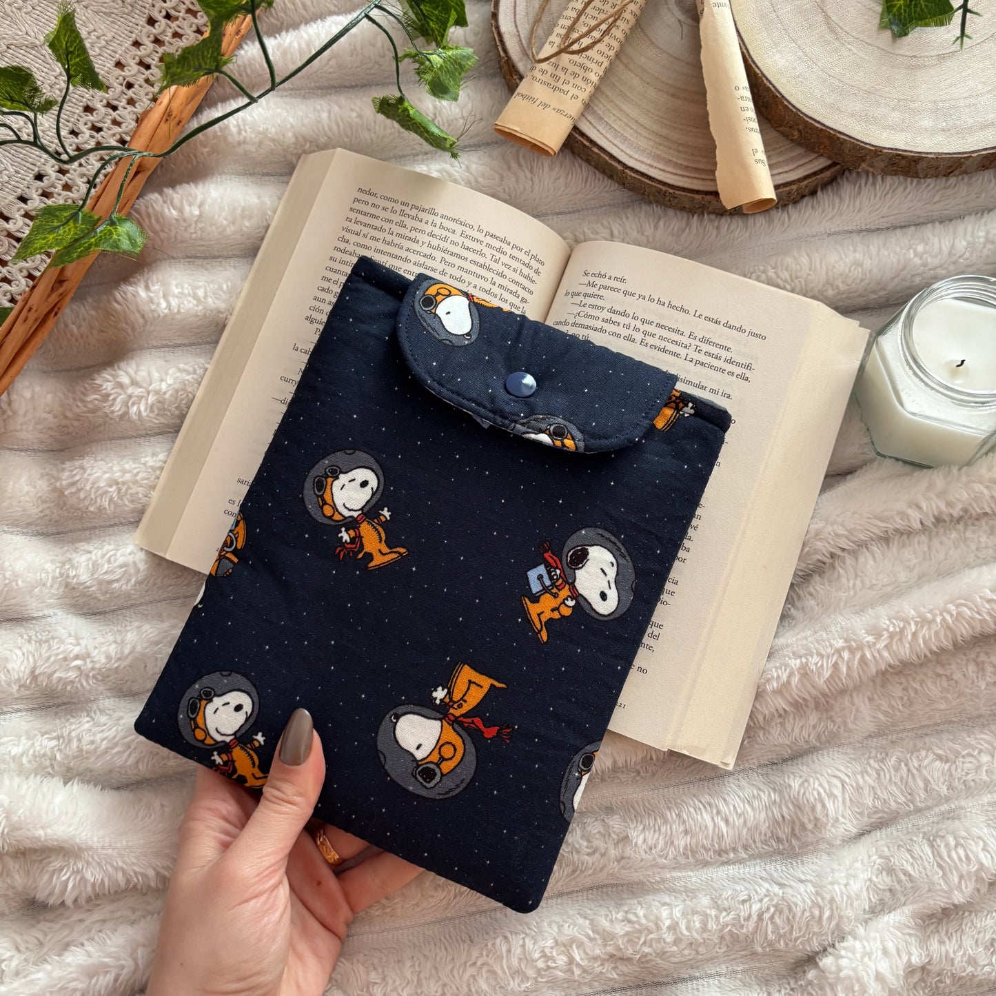 Funda para ebook Snoopy en el espacio