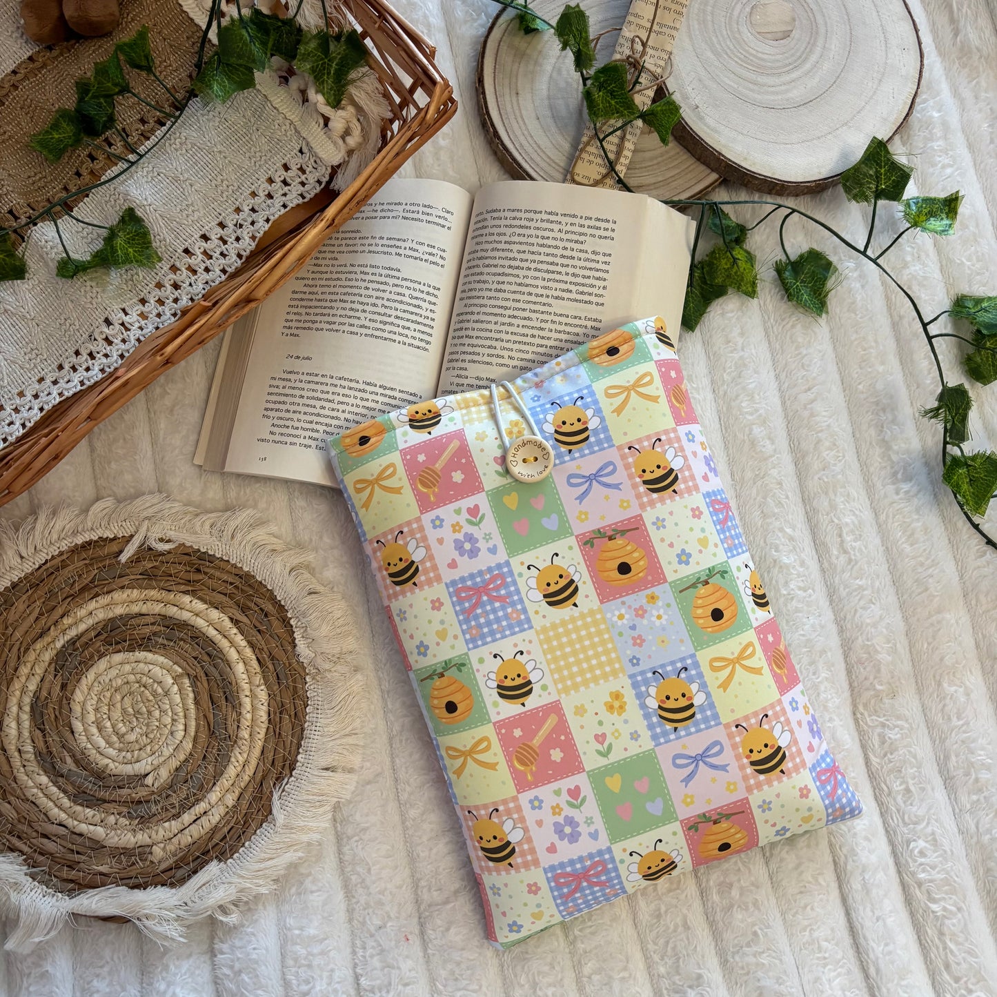 Funda literaria abejitas