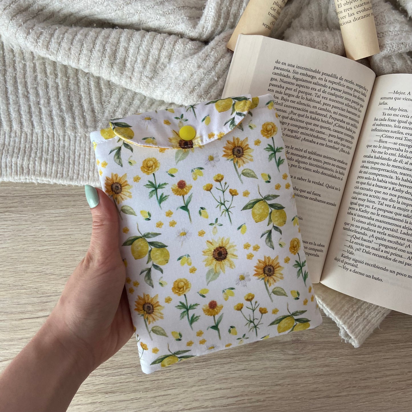 Funda kindle/kobo libra colour girasoles y limones