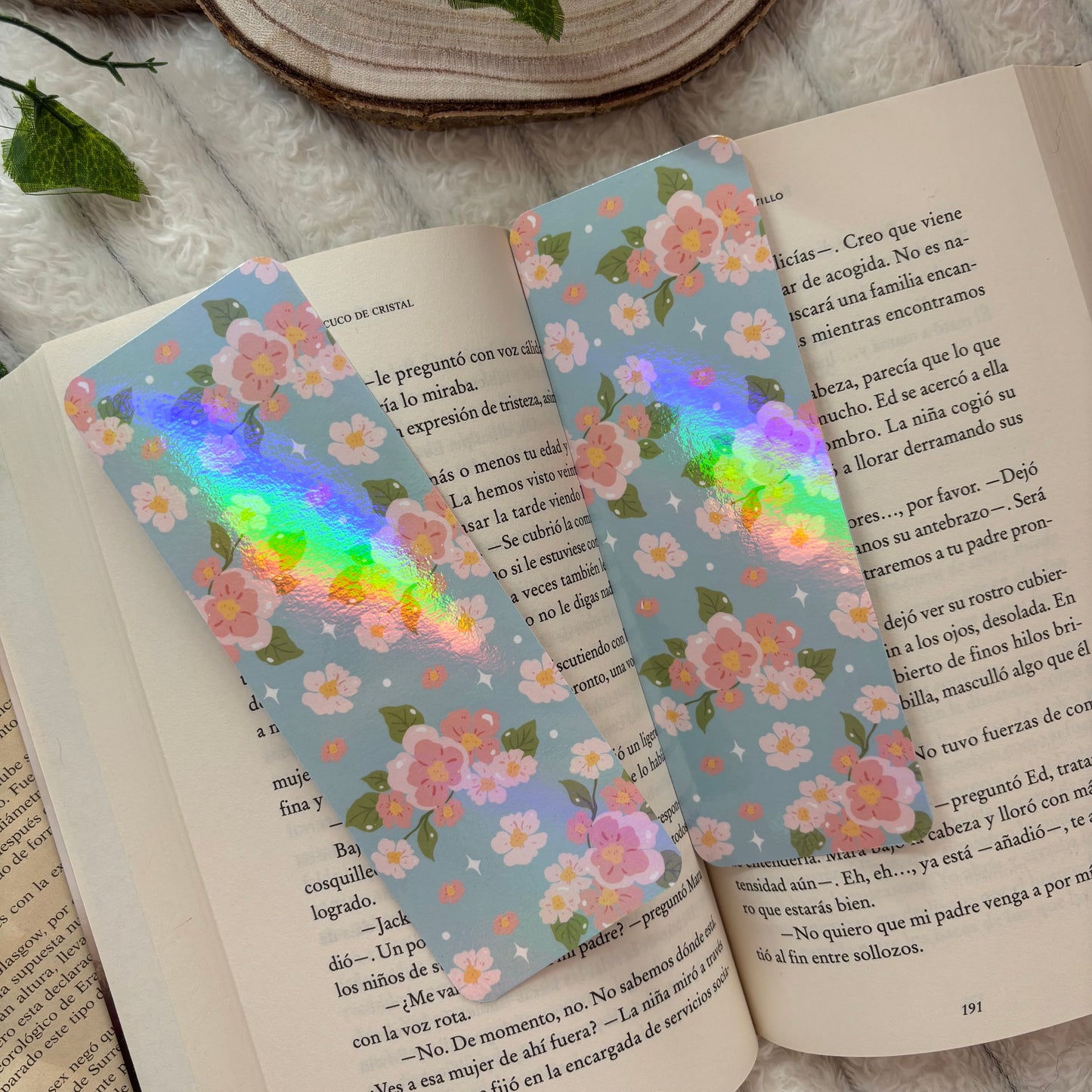 Marcapáginas flores Bridgerton holográfico