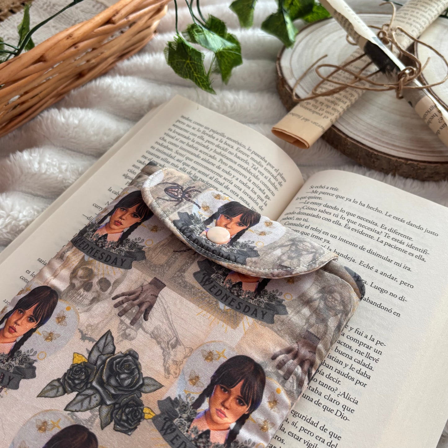 Funda para ebook Miércoles