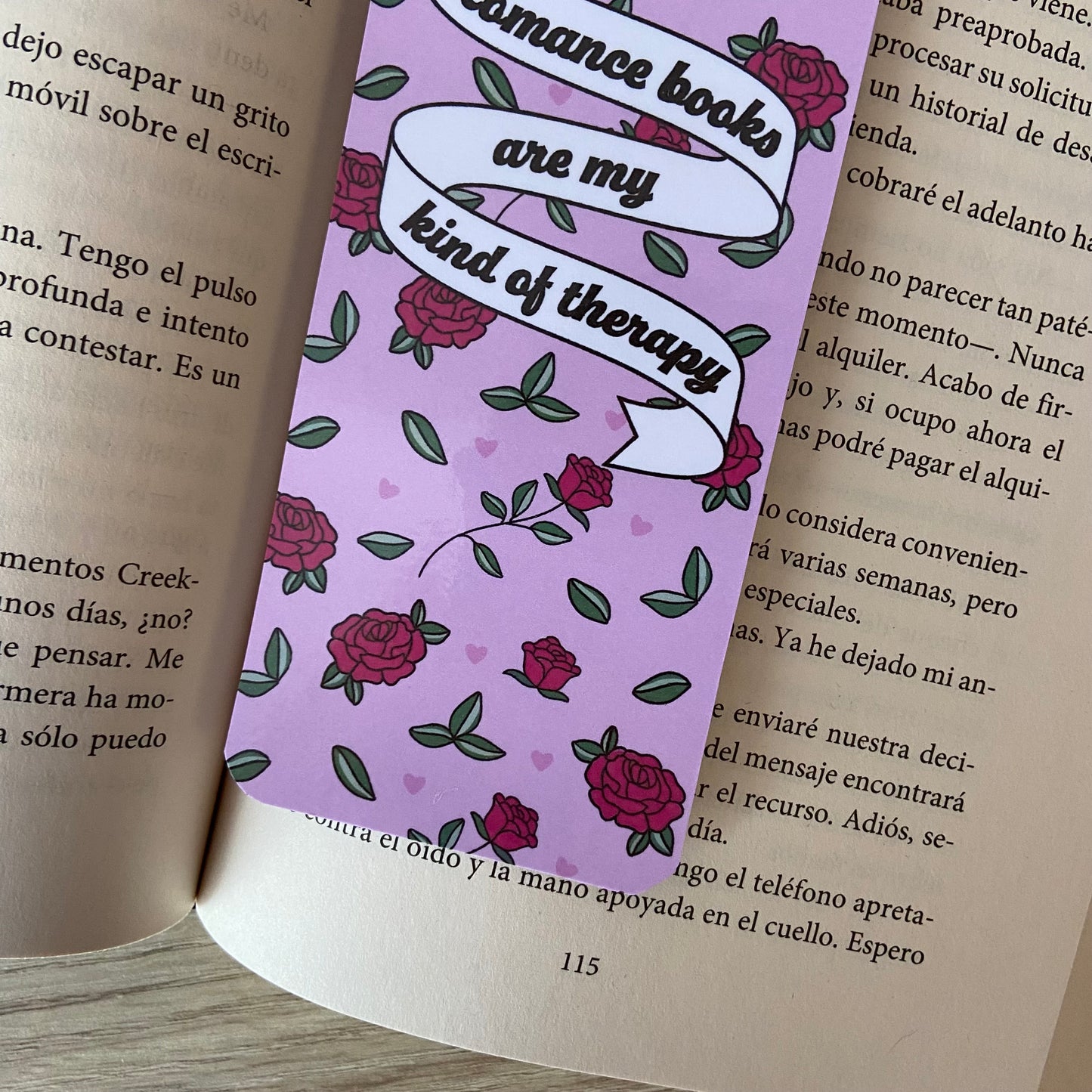 Marcapáginas Romance books are my kind of therapy
