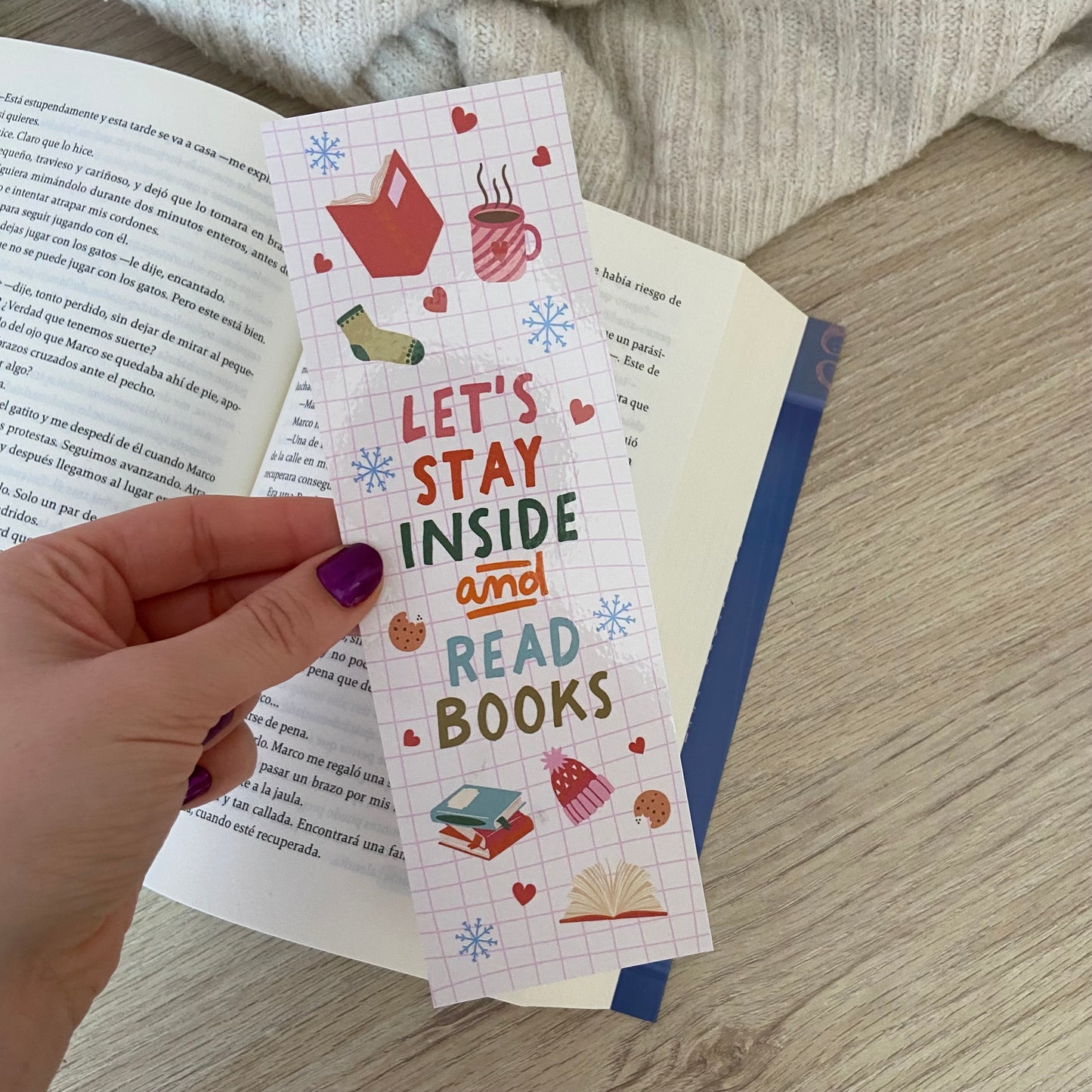Marcapáginas let’s stay inside and read books