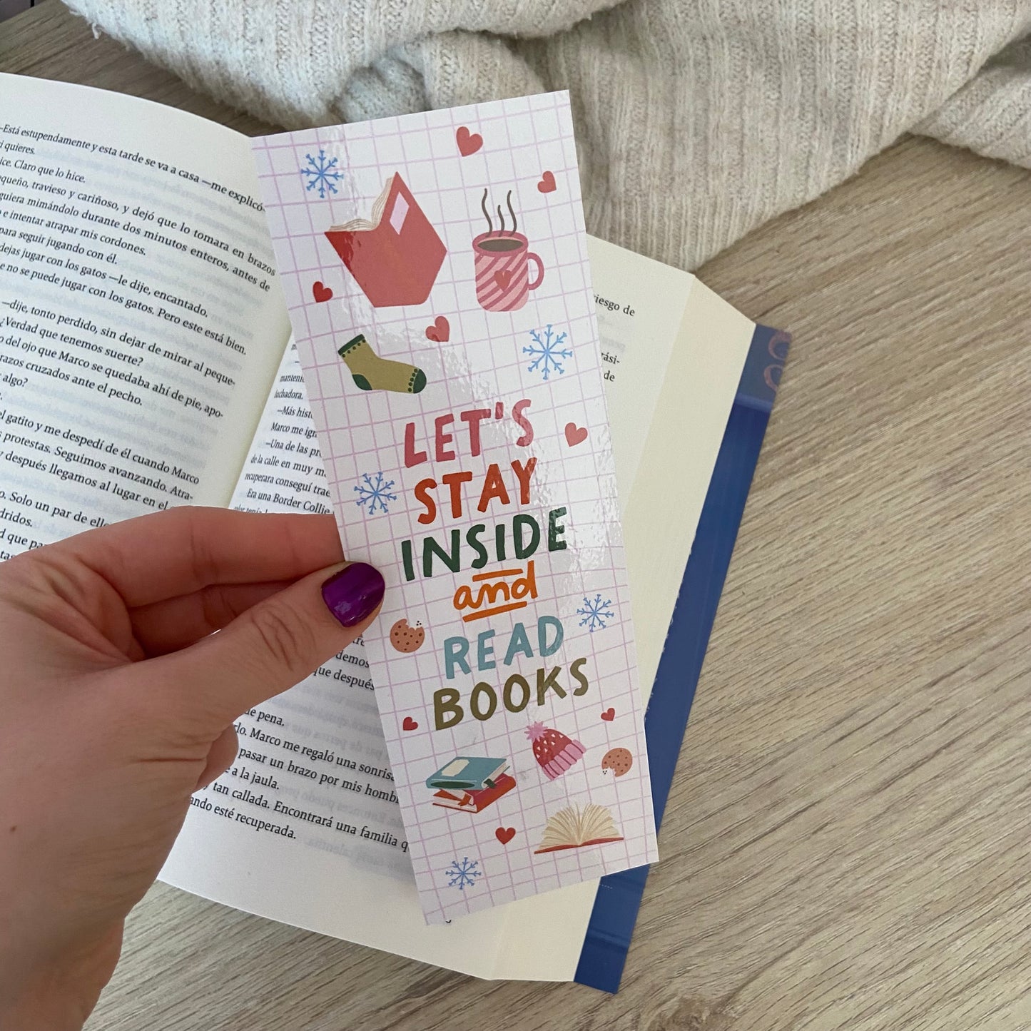 Marcapáginas let’s stay inside and read books