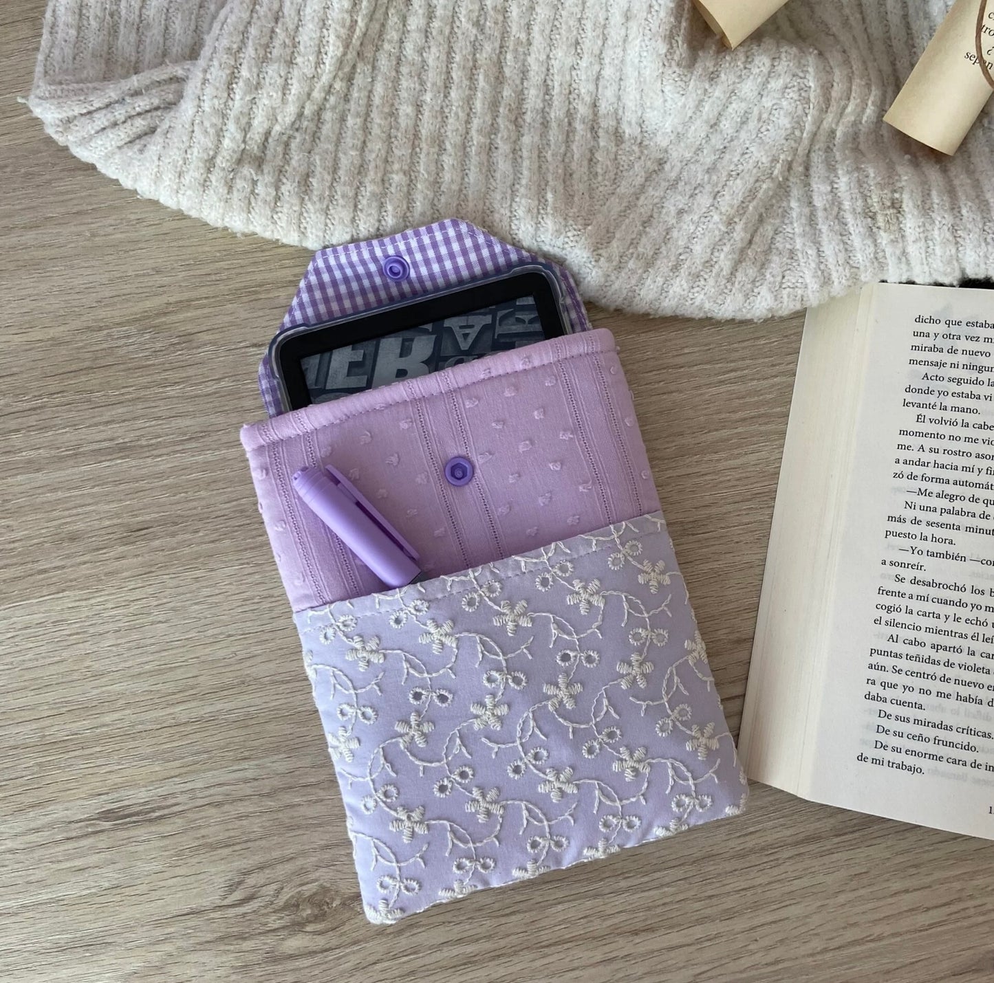 Funda kindle violet con bolsillo