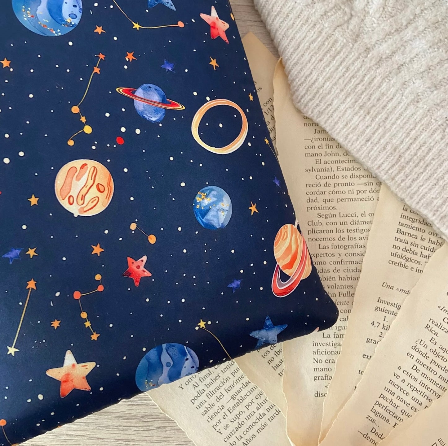 Funda literaria Space