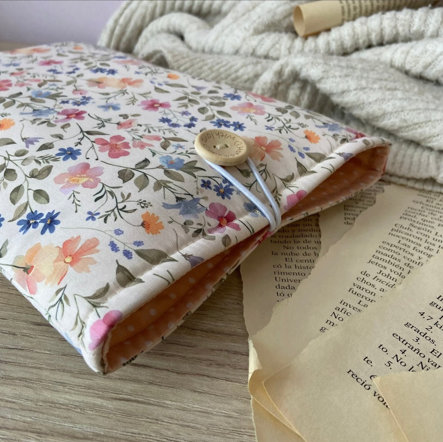 Funda literaria Iris