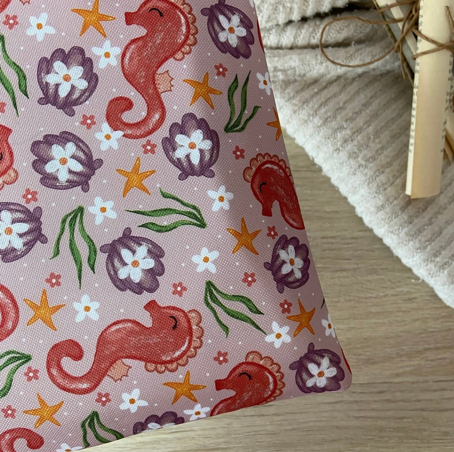 Funda literaria caballitos de mar impermeable