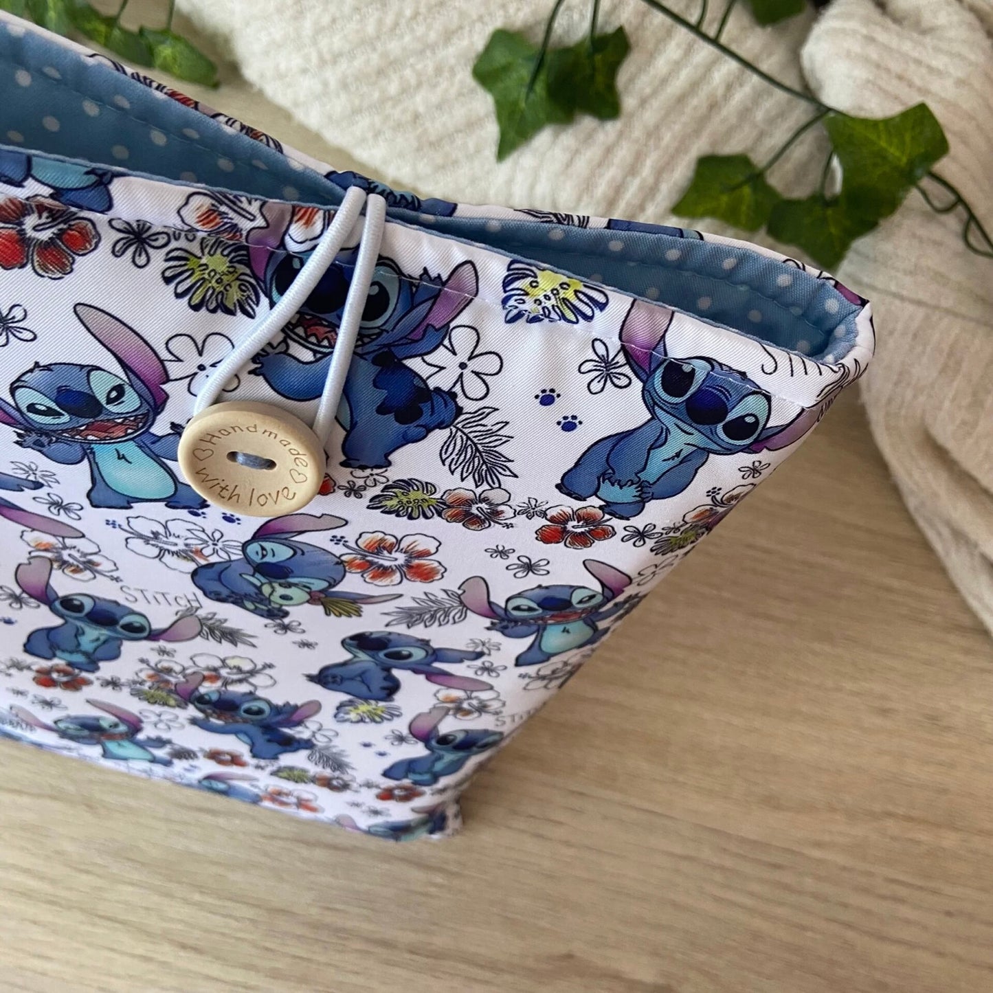 Funda literaria Stitch aloha