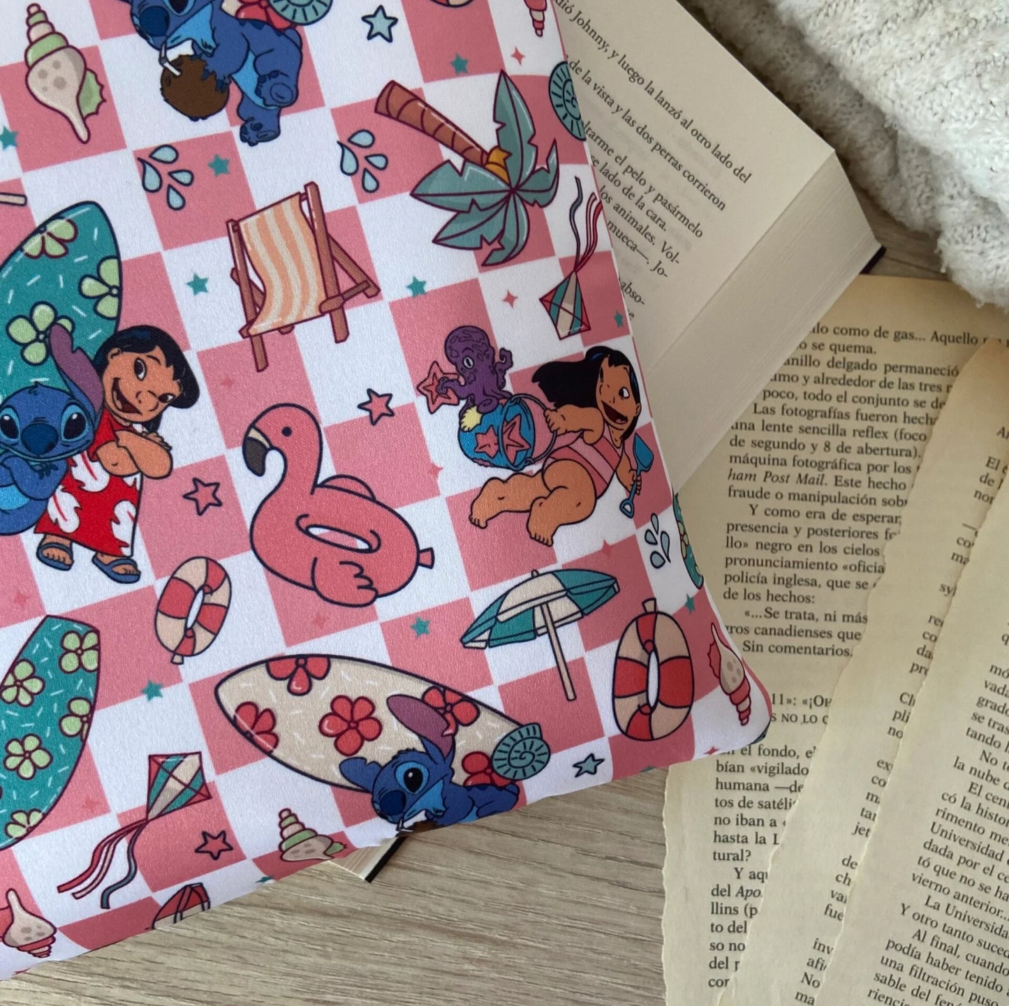 Funda literaria Lilo y Stitch playeros