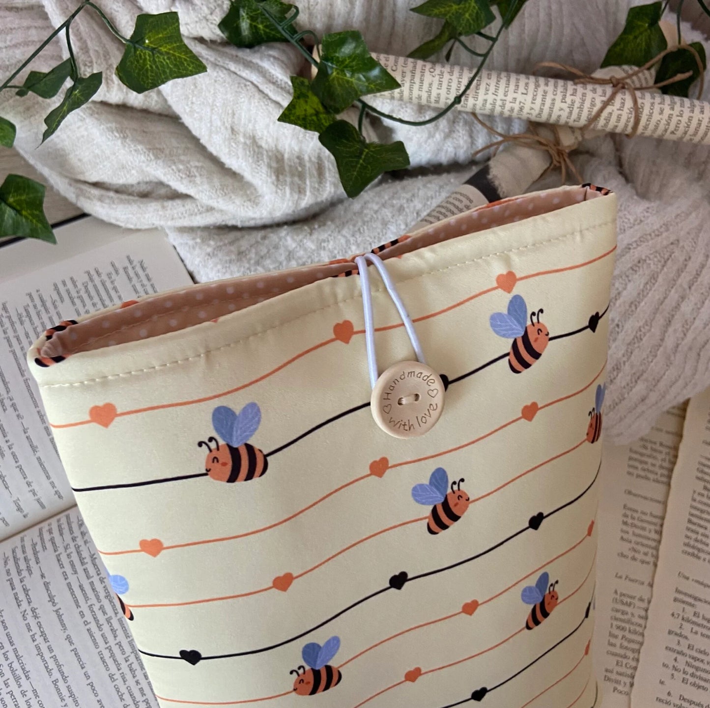 Funda literaria la colmena de abejas