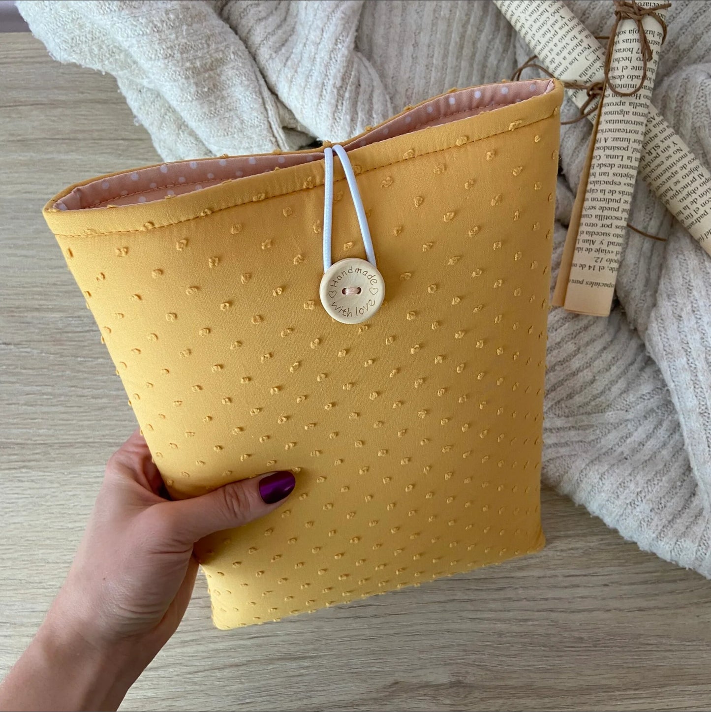 Funda literaria plumeti ocre