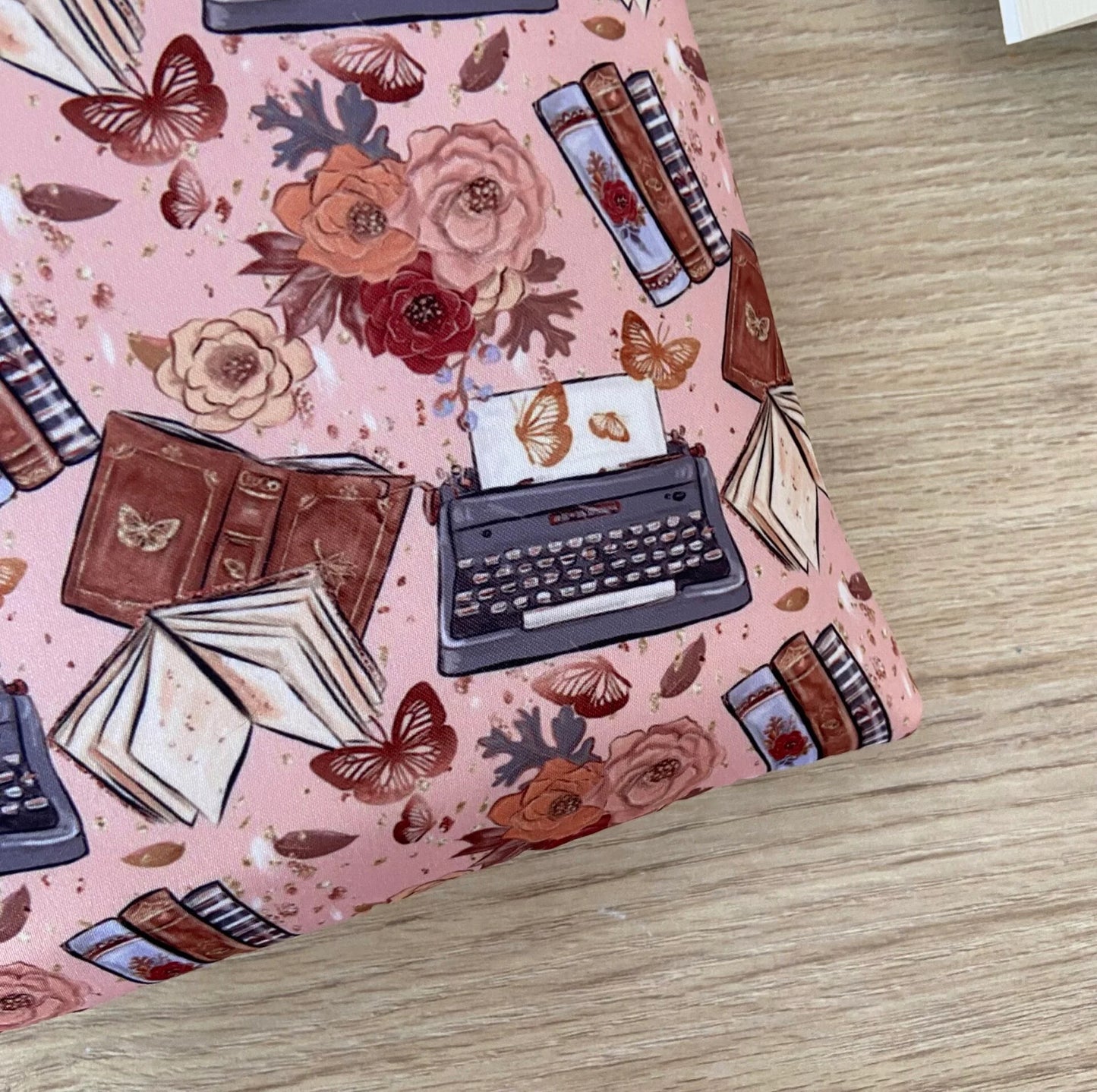 Funda literaria libros y máquinas de escribir