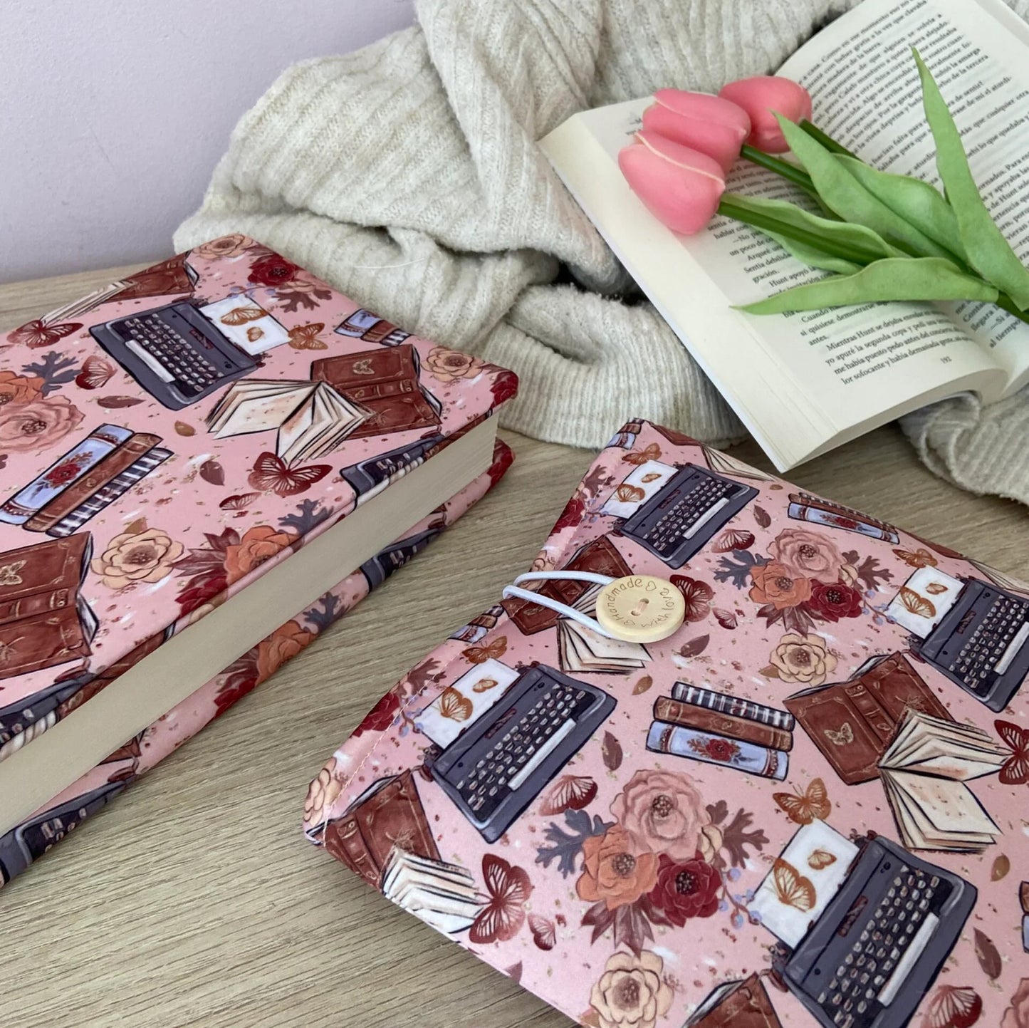 Funda literaria libros y máquinas de escribir