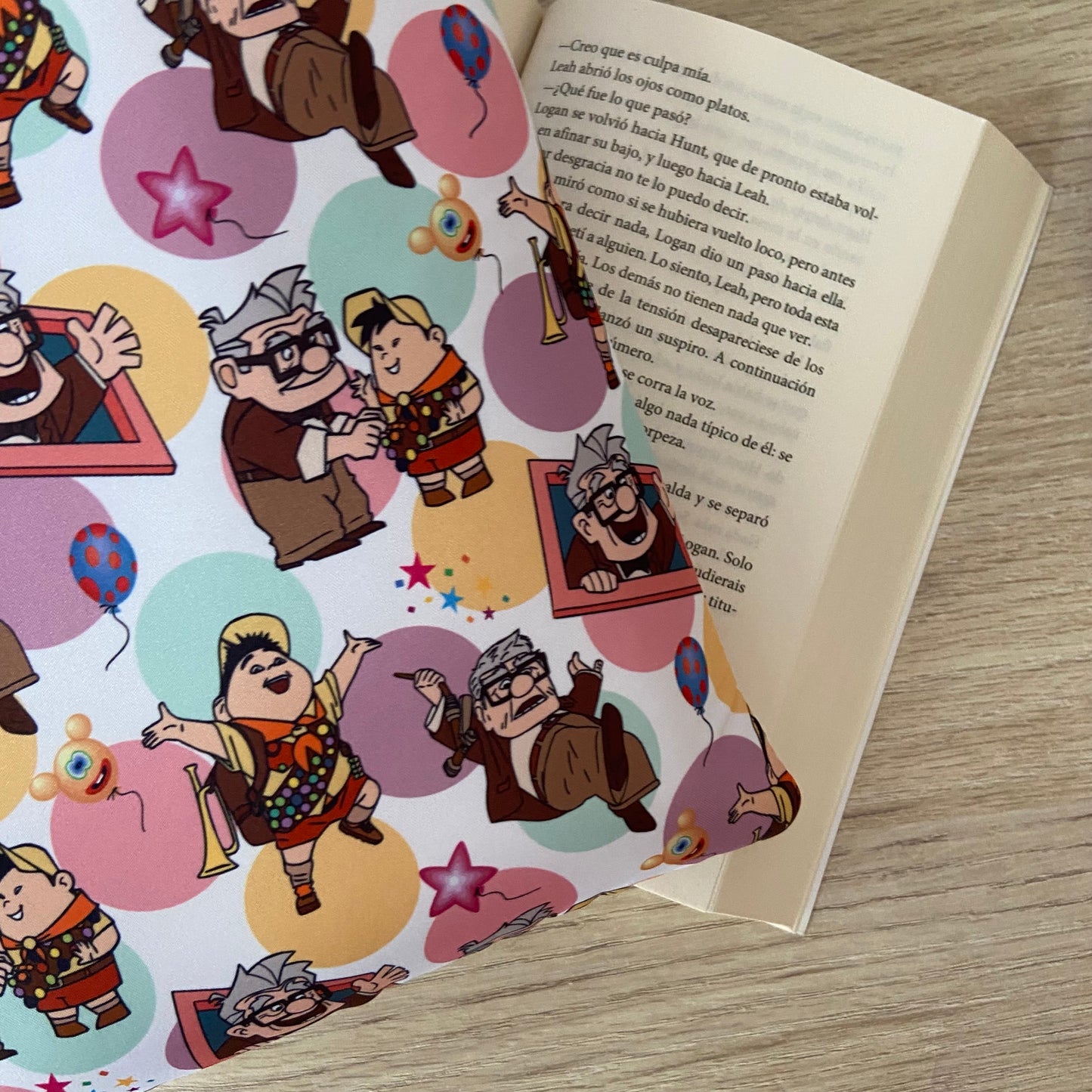 Funda literaria UP Disney