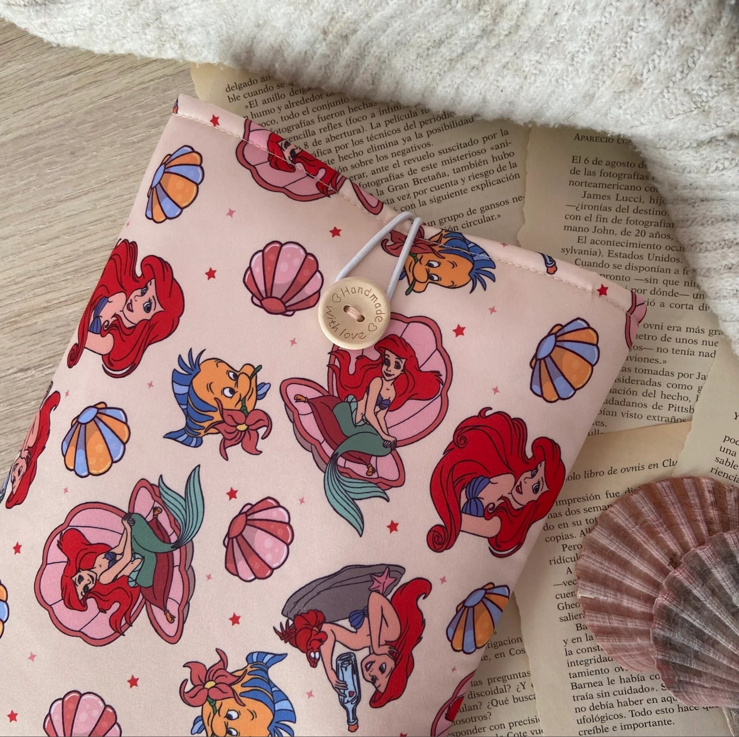 Funda literaria Ariel y Flounders