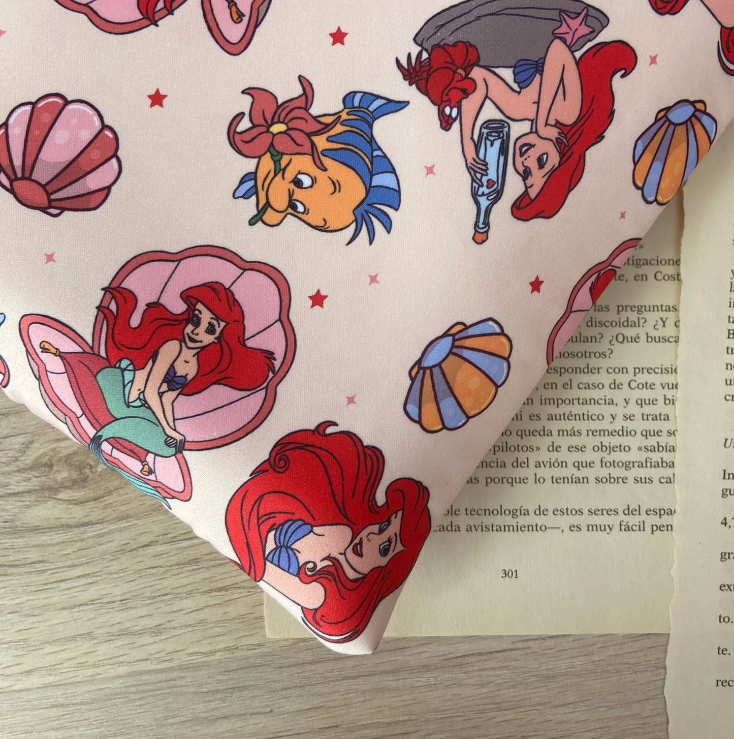 Funda literaria Ariel y Flounders