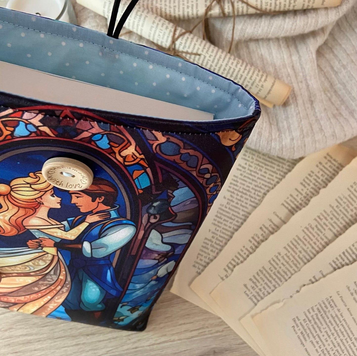 Funda literaria Cenicienta en su castillo