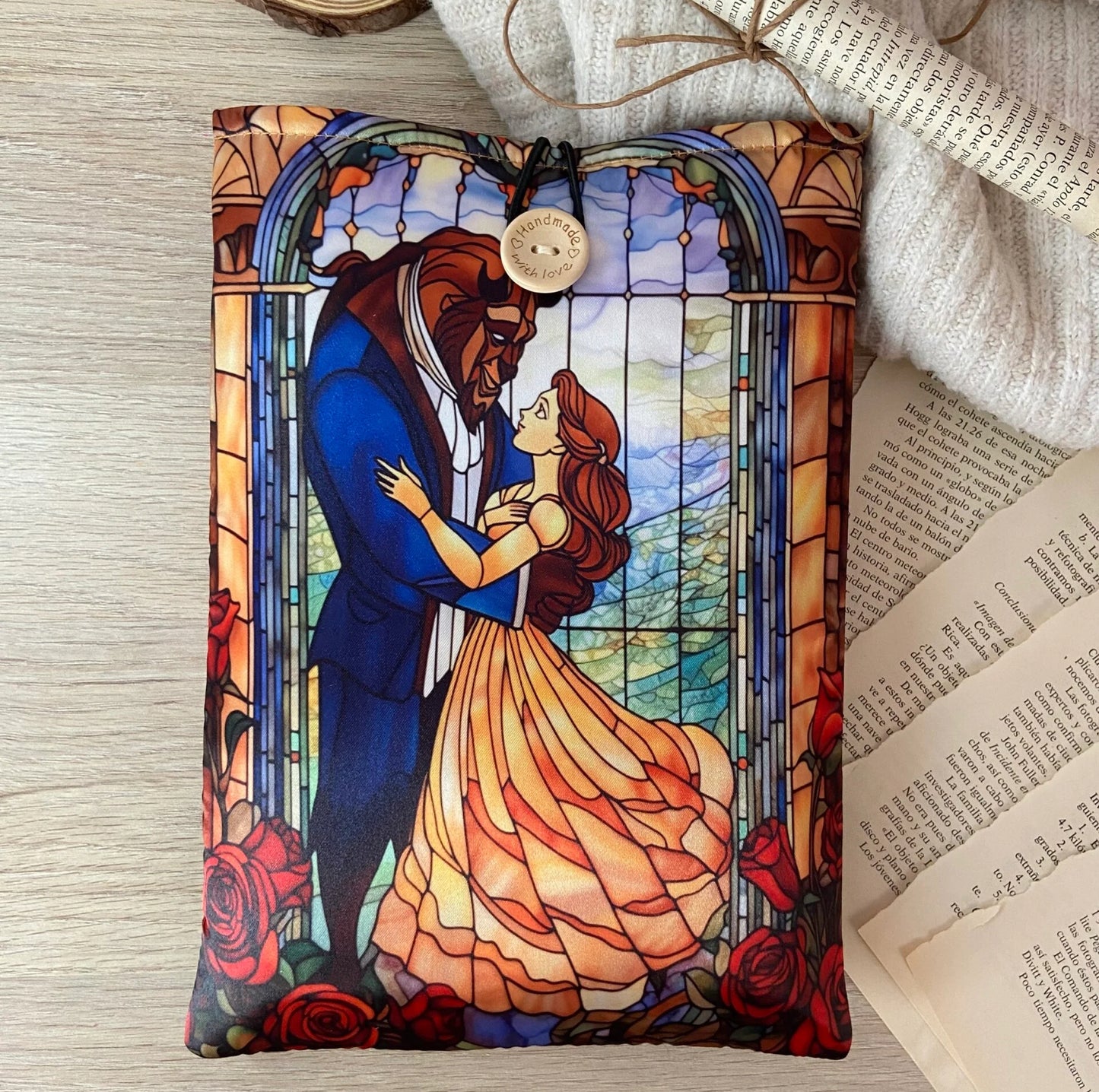 Funda literaria Bella y Bestia en su castillo