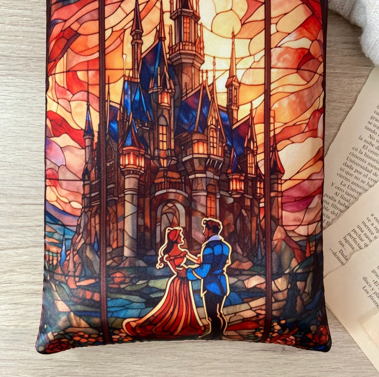 Funda literaria Bella y Bestia en su castillo