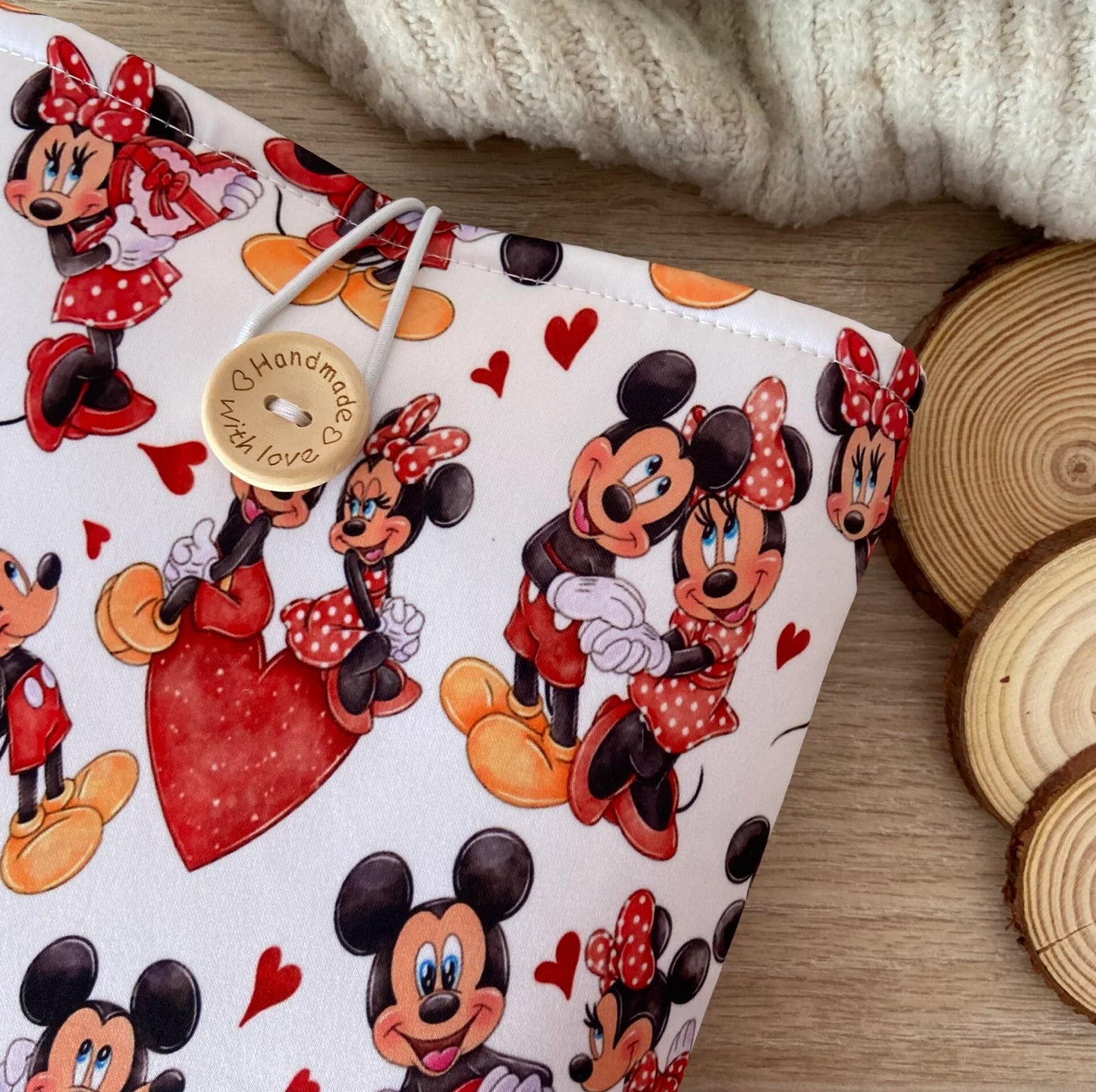 Funda literaria Minnie y Mickey enamorados