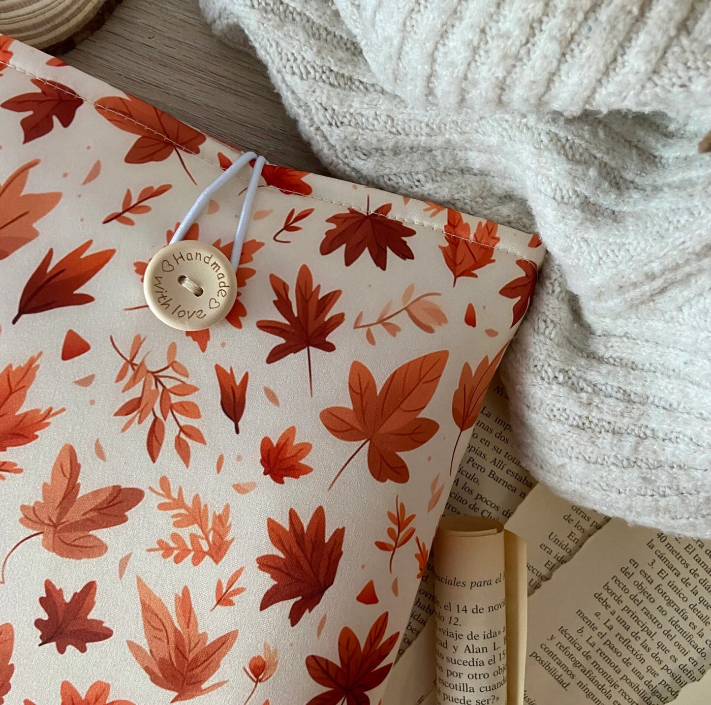 Funda literaria leaves