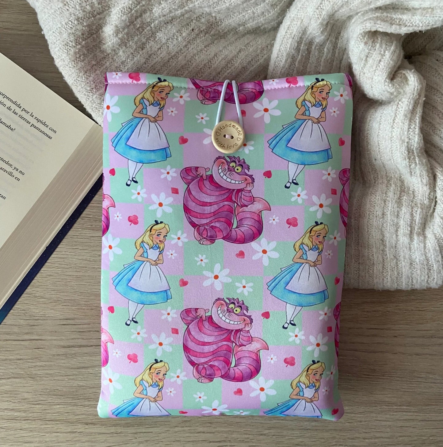 Funda literaria Alicia en el país de las maravillas