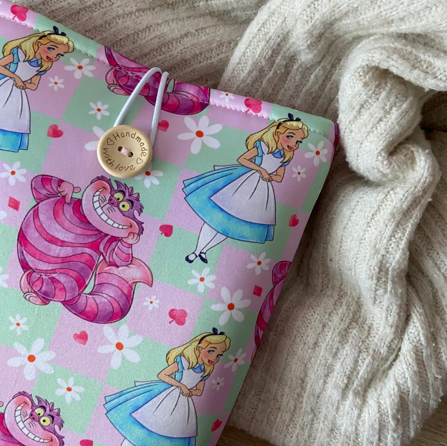 Funda literaria Alicia en el país de las maravillas