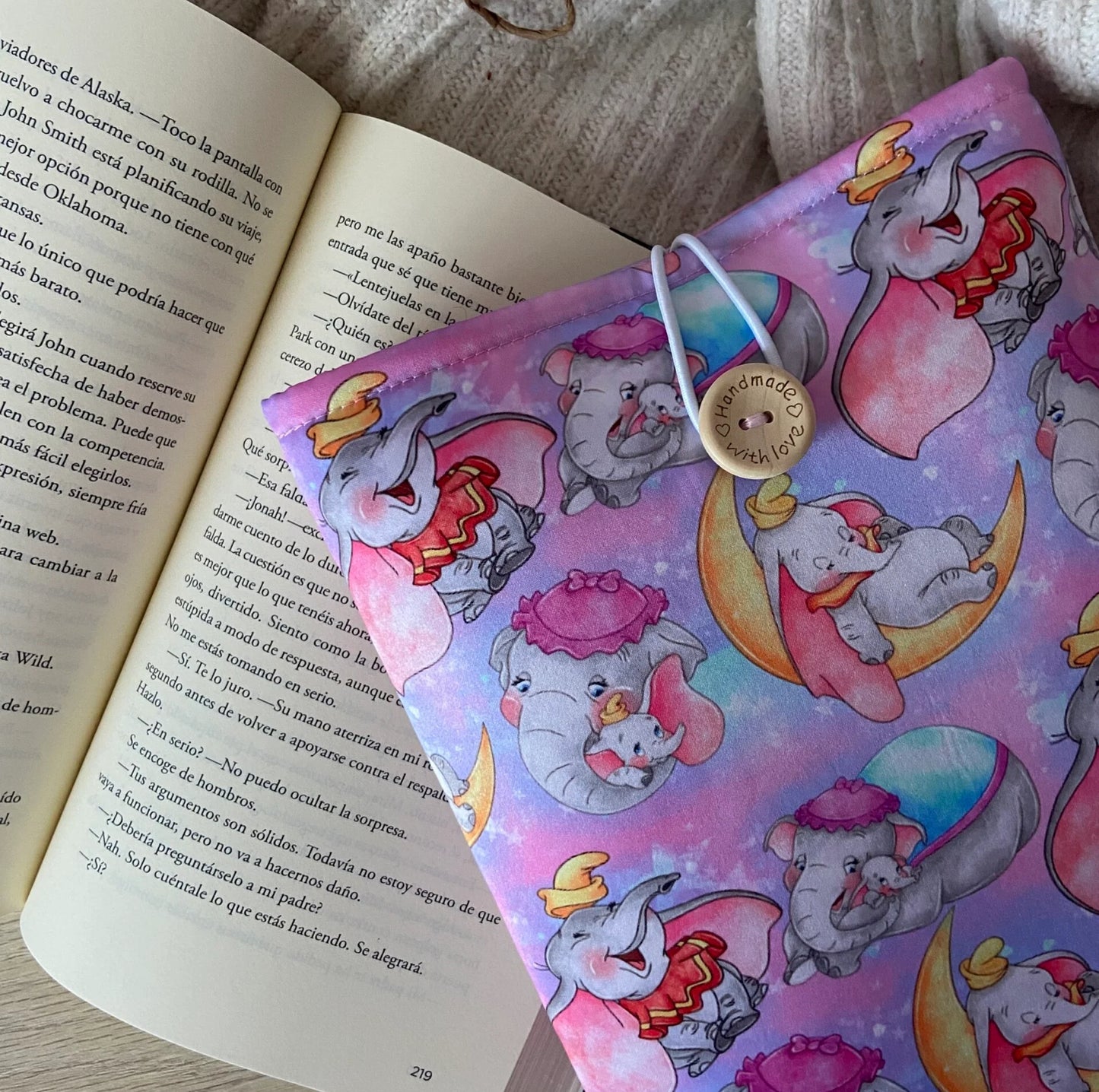 Funda literaria Dumbo durmiendo