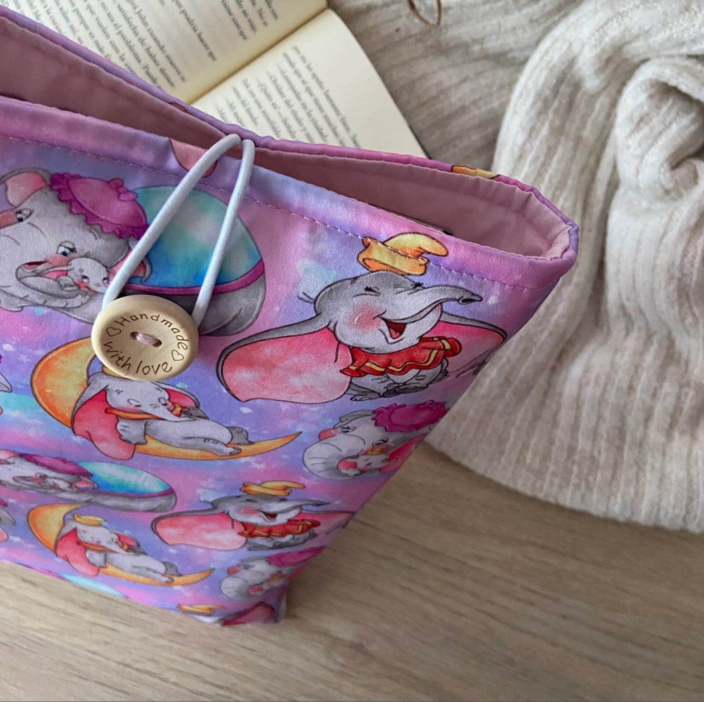 Funda literaria Dumbo durmiendo