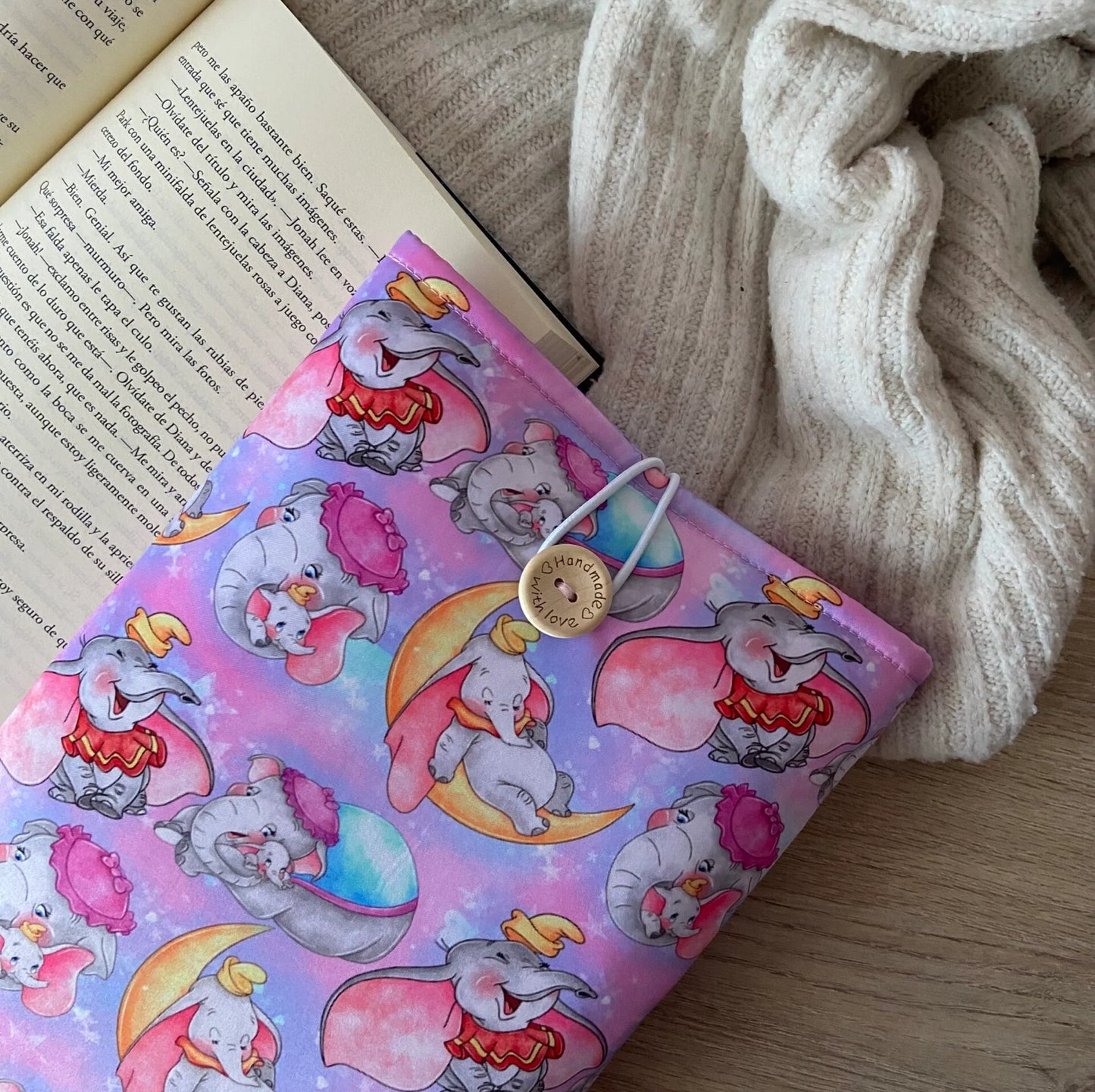 Funda literaria Dumbo durmiendo