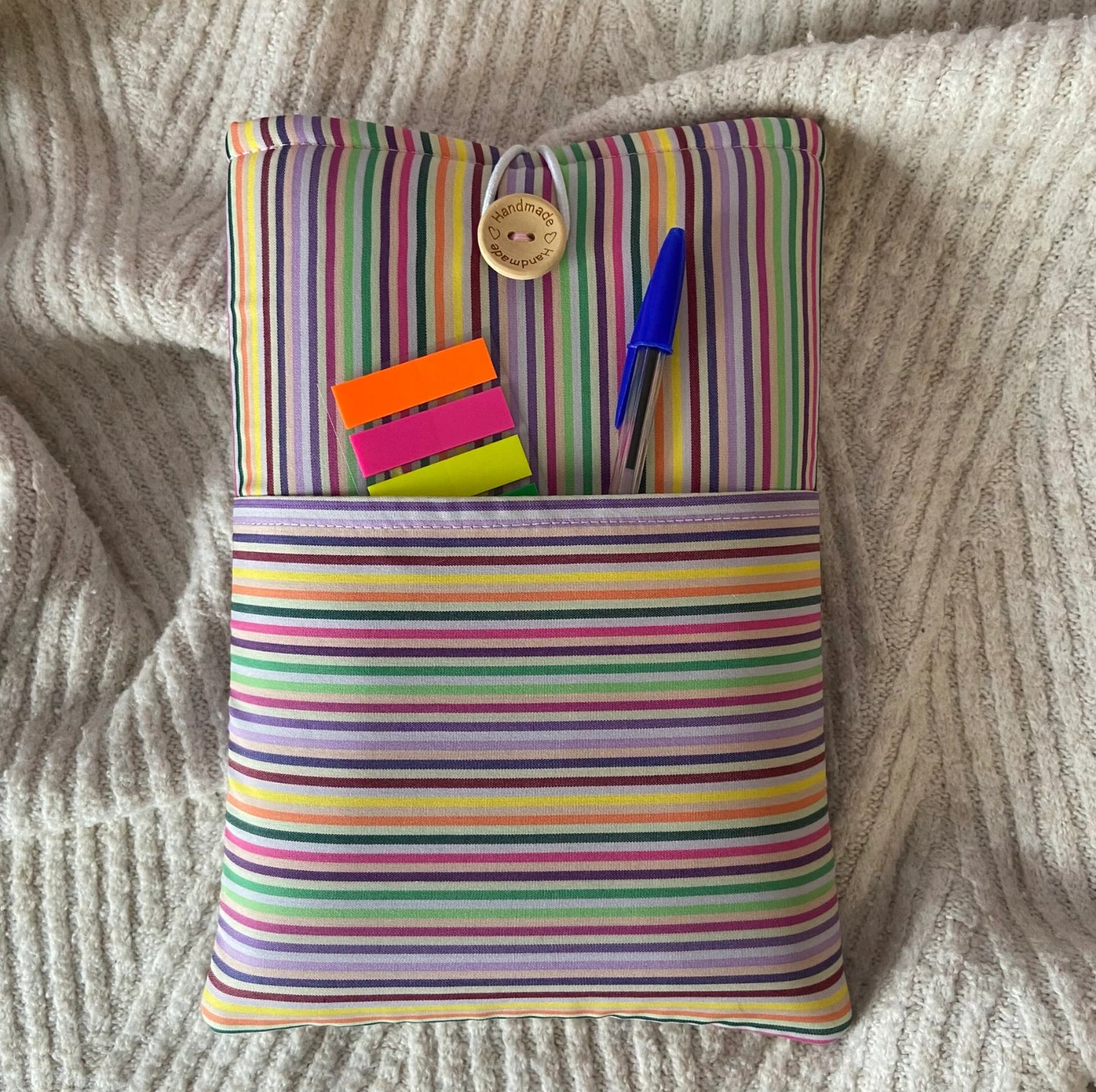 Funda literaria rayas con bolsillo