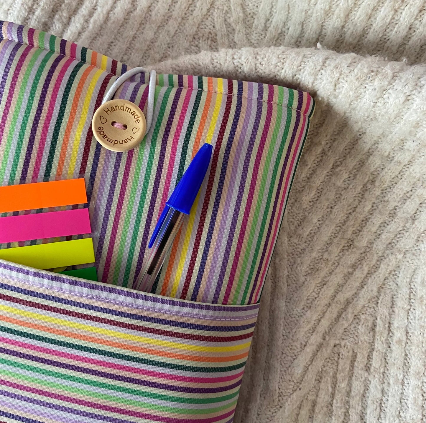 Funda literaria rayas con bolsillo
