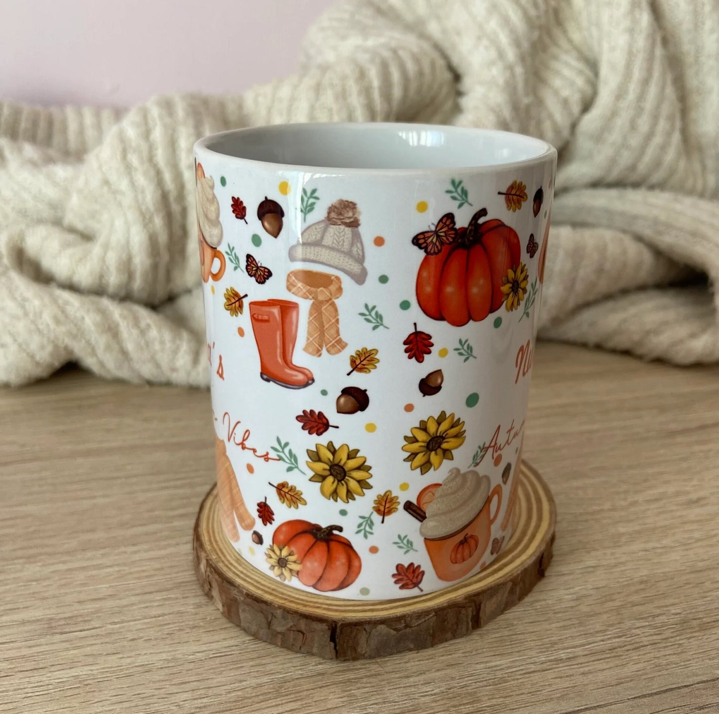 Taza Autumn vibes personalizada con nombre