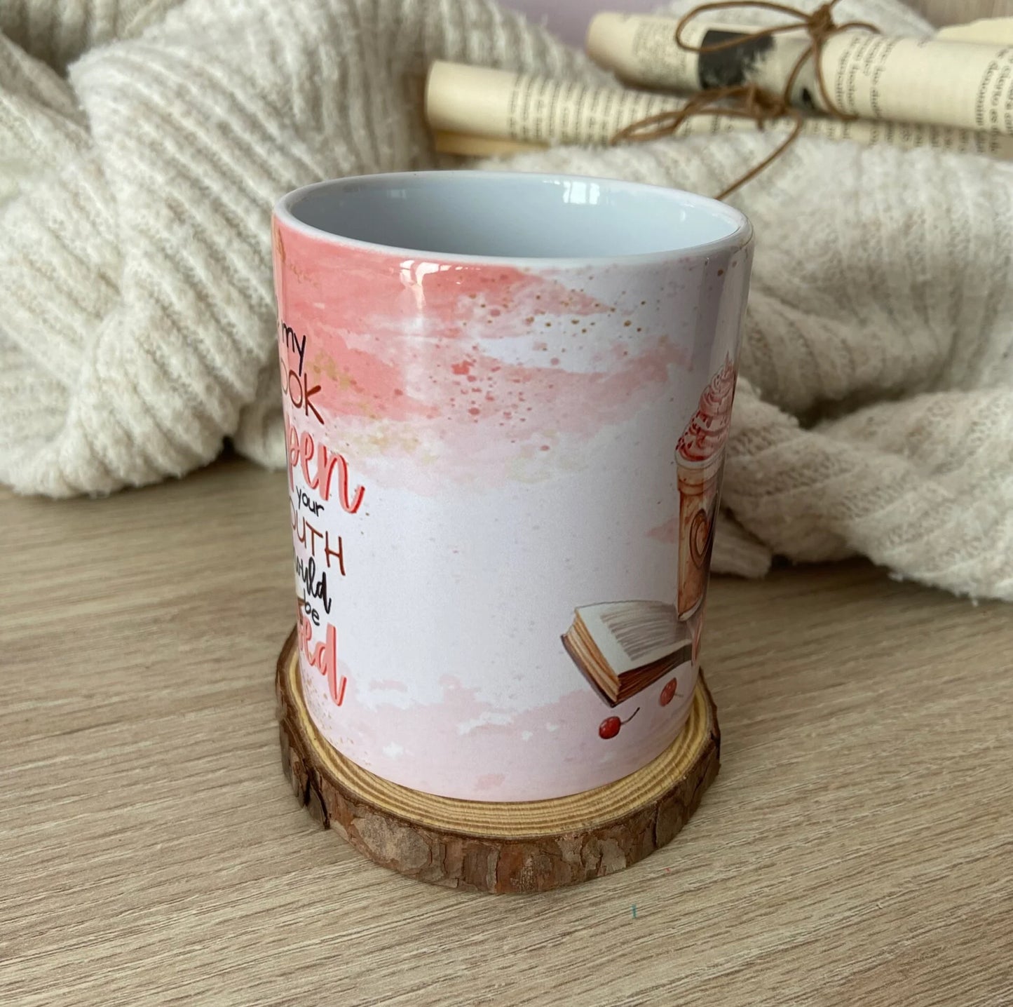 Taza If my book is open