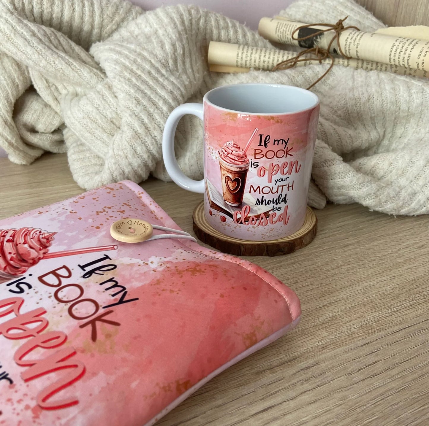 Taza If my book is open