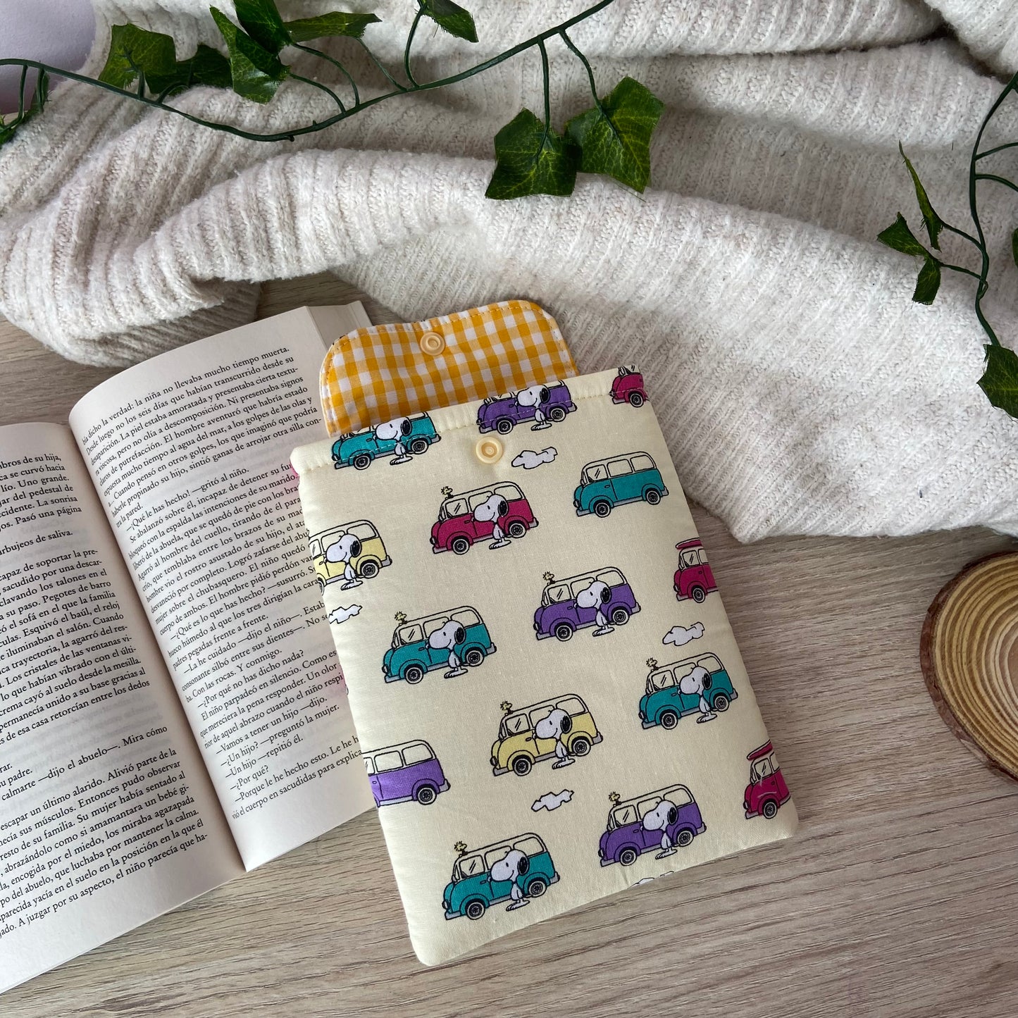 Funda kindle Snoopy en furgo