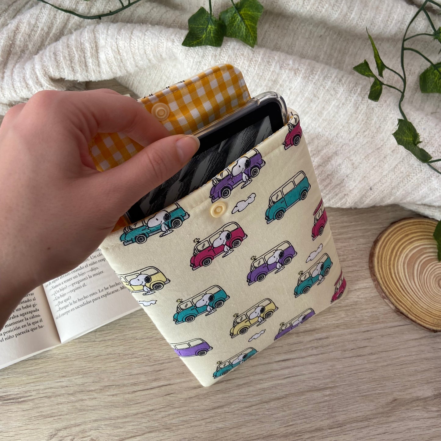 Funda kindle Snoopy en furgo