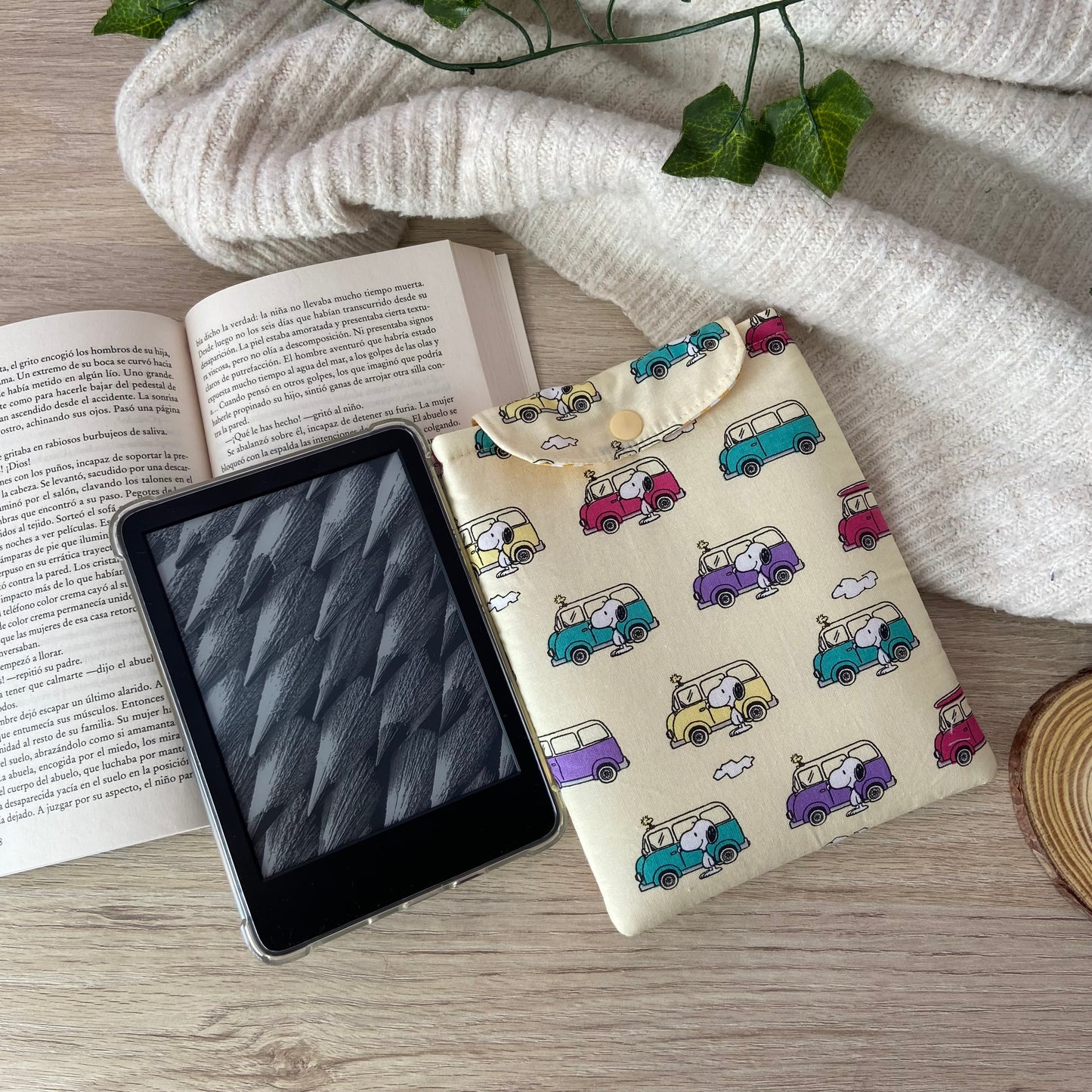 Funda kindle Snoopy en furgo